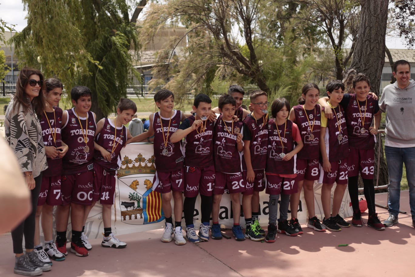 El Día del MiniBasket reúne a 800 chavales en Jesuitas