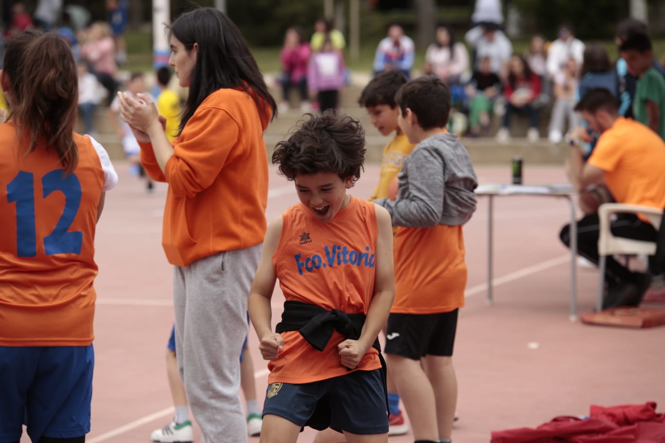 El Día del MiniBasket reúne a 800 chavales en Jesuitas