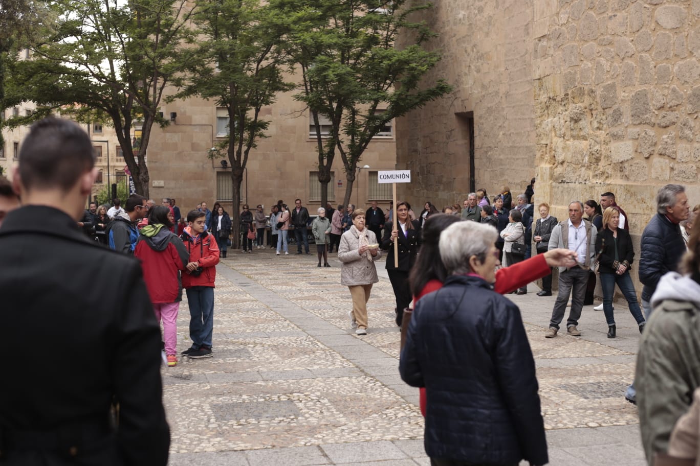 Salamanca rinde culto al Cristo de los Milagros