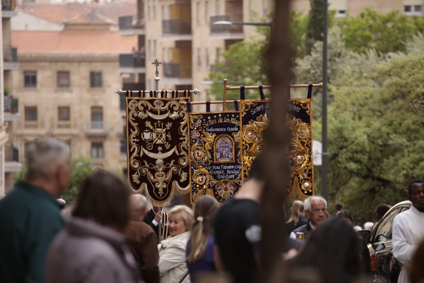 Salamanca rinde culto al Cristo de los Milagros