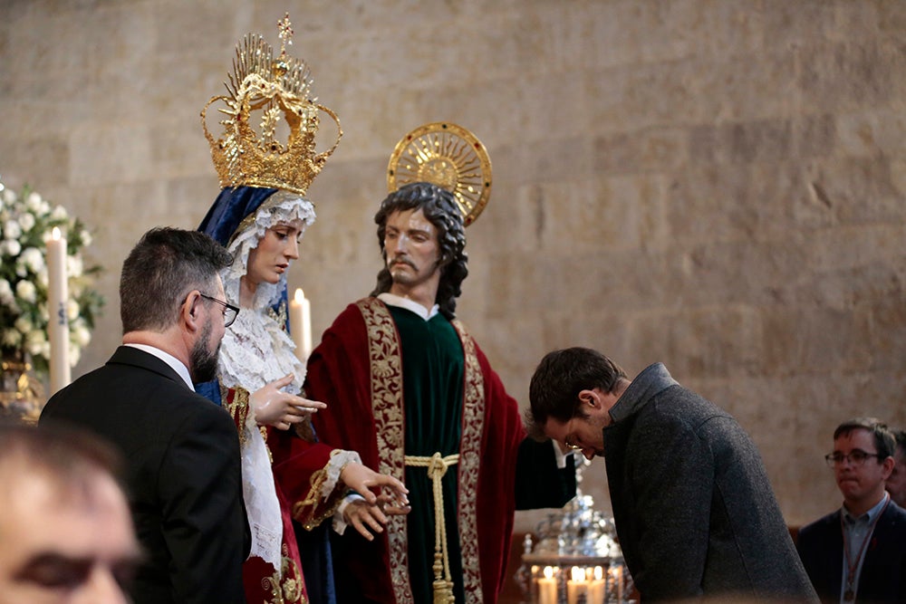 La Cofradía del Rosario celebra la llegada de la «Sacra Conversación» a la Pasión charra