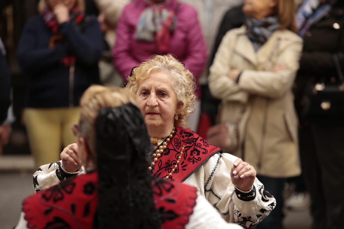 La lluvia no impide la salida de la tradicional procesión de María Auxiliadora