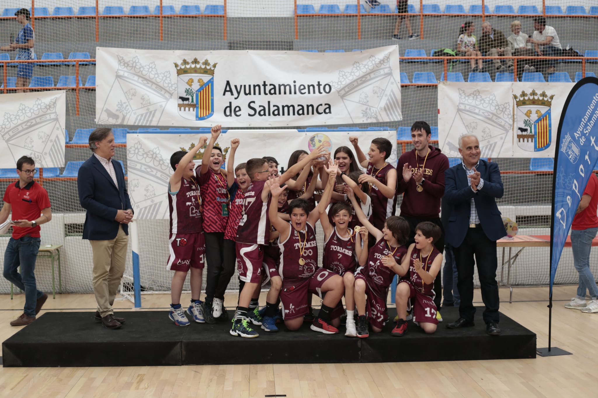 Fiesta final de los Juegos Escolares con la entrega de las medallas