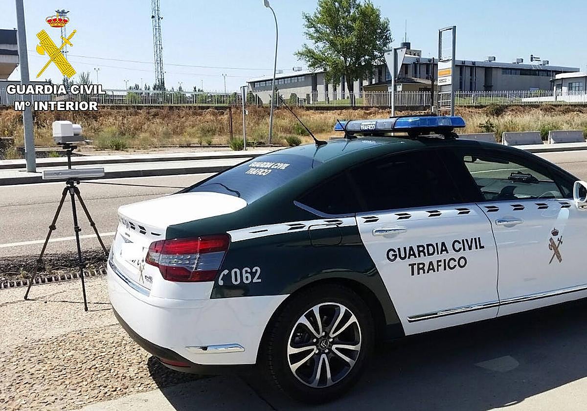 La Guardia Civil de Tráfico en un control.