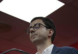 El candidato del Partido Socialista se despide entre lágrimas.