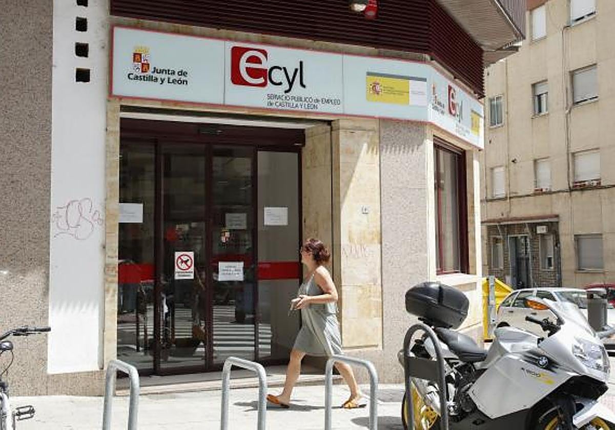 Imagen de archivo de una oficina del ECyL en Salamanca.