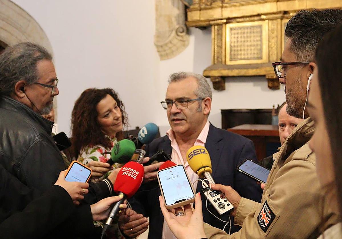 Manuel Sánchez durante la presentación deotro de los eventos del Fstival del siglo de Oro.