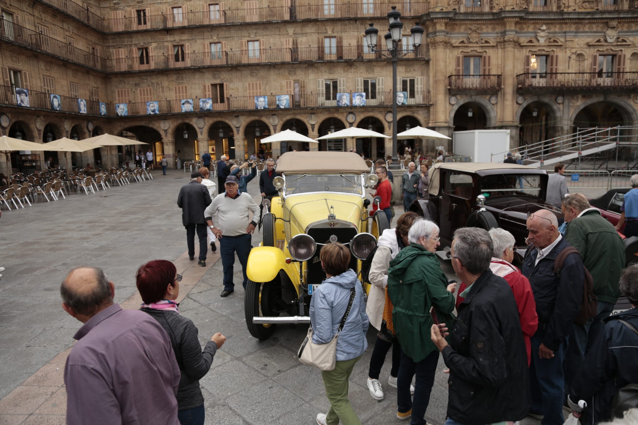 Los coches de la 25º edición del Rally Protagonistas llegan a Salamanca