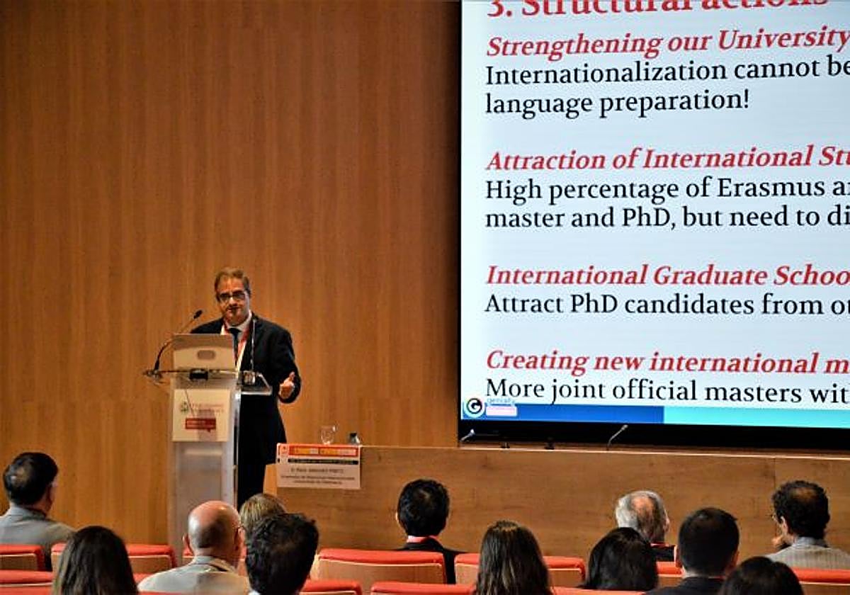 El CEO de HACU, Antonio R. Flores, durante su intervención.