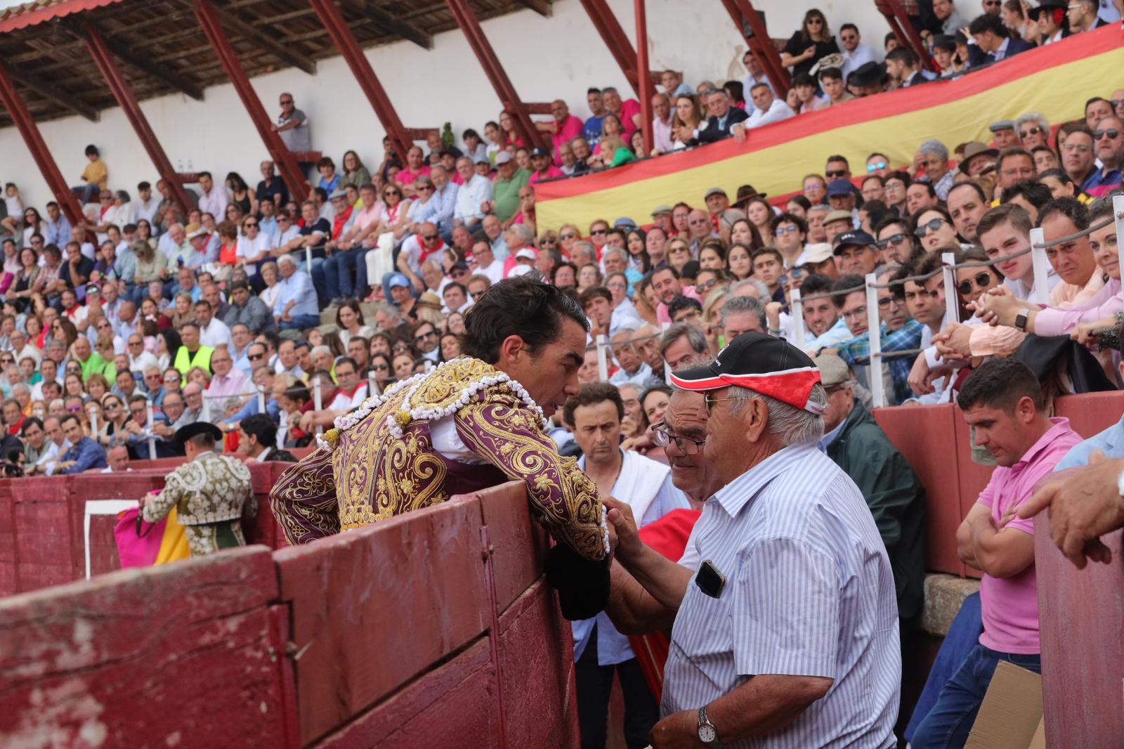 Apoteósica despedida de López Chaves en Ledesma