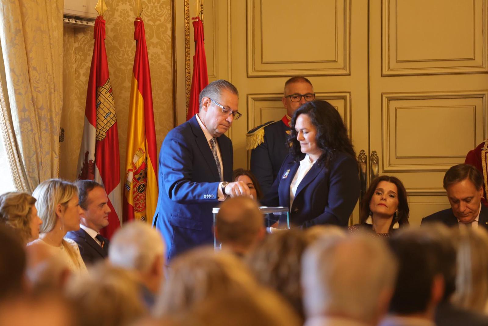 Carlos García Carbayo ya es alcalde de Salamanca