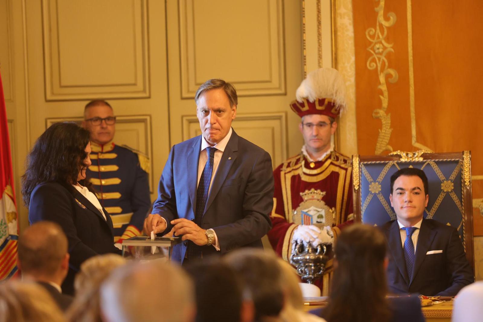 Carlos García Carbayo ya es alcalde de Salamanca