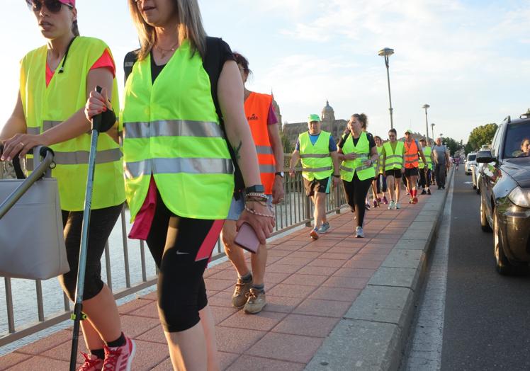 Imagen principal - Marcha nocturna al Santuario del Cristo de Cabrera desde Salamanca