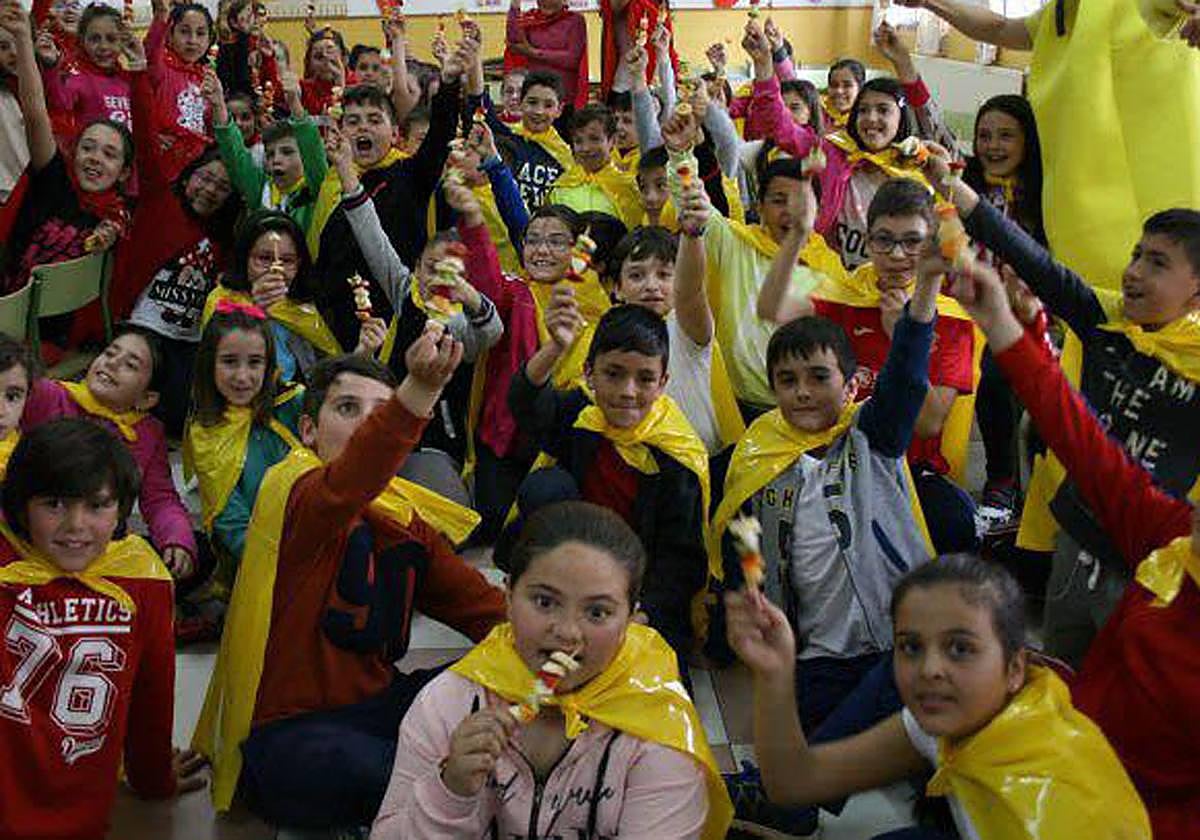 Escolares en un taller.