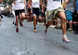 Imagen de archivo de una carrera de tacones.