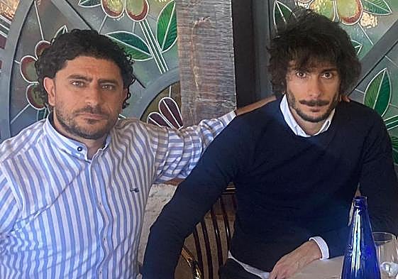 Víctor Andrés, a la derecha, junto a su hermano Rubén, nuevo director deportivo de Unionistas de Salamanca.
