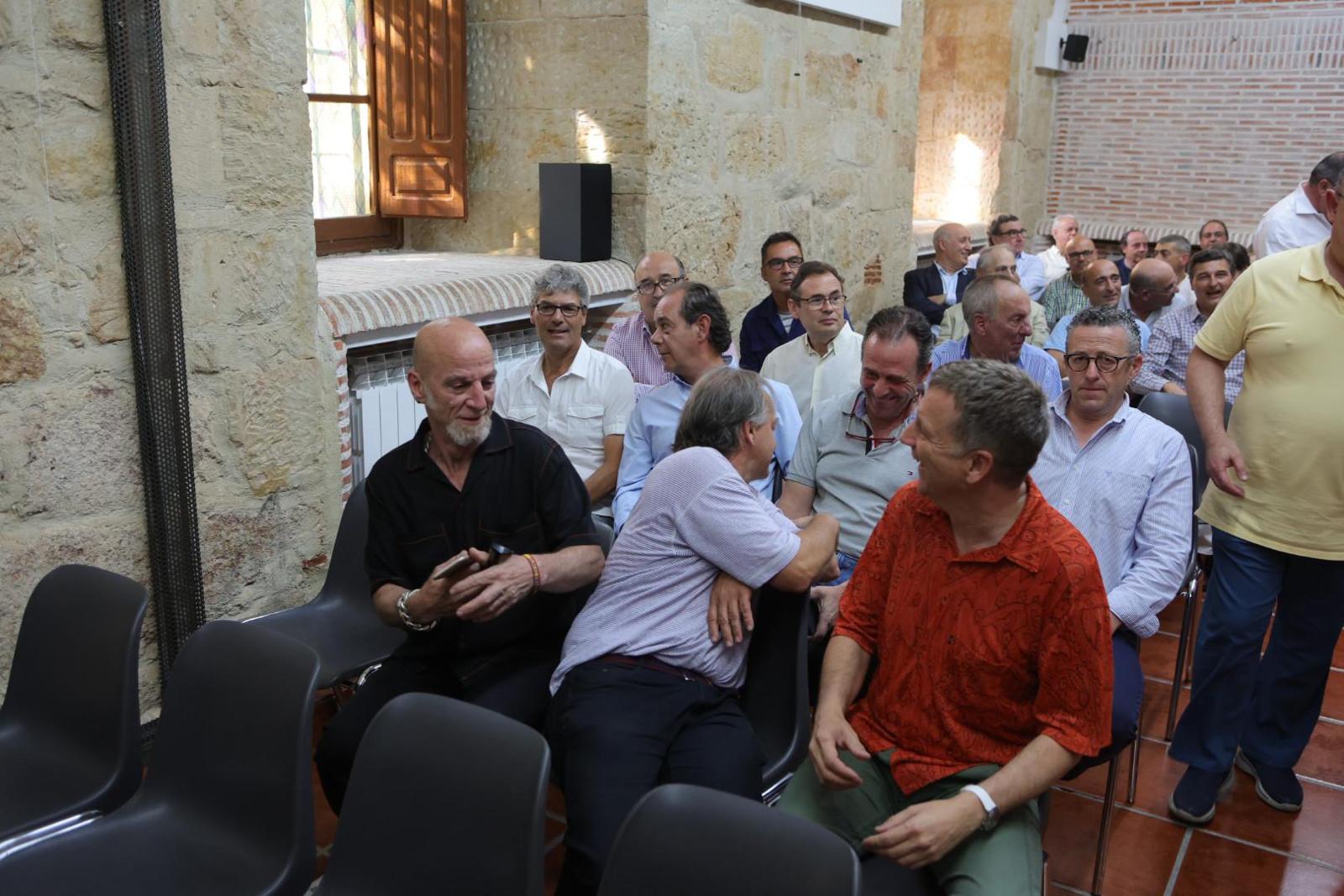 Reunión de antiguos alumnos en el Maestro Ávila