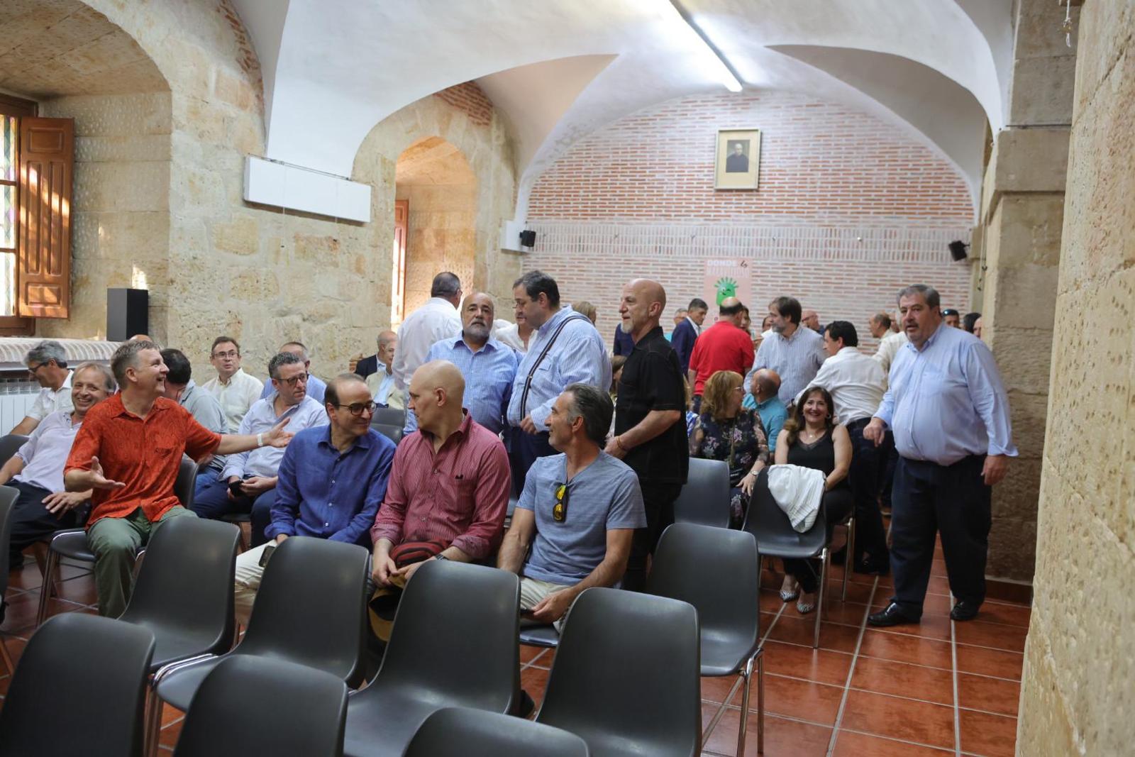 Reunión de antiguos alumnos en el Maestro Ávila