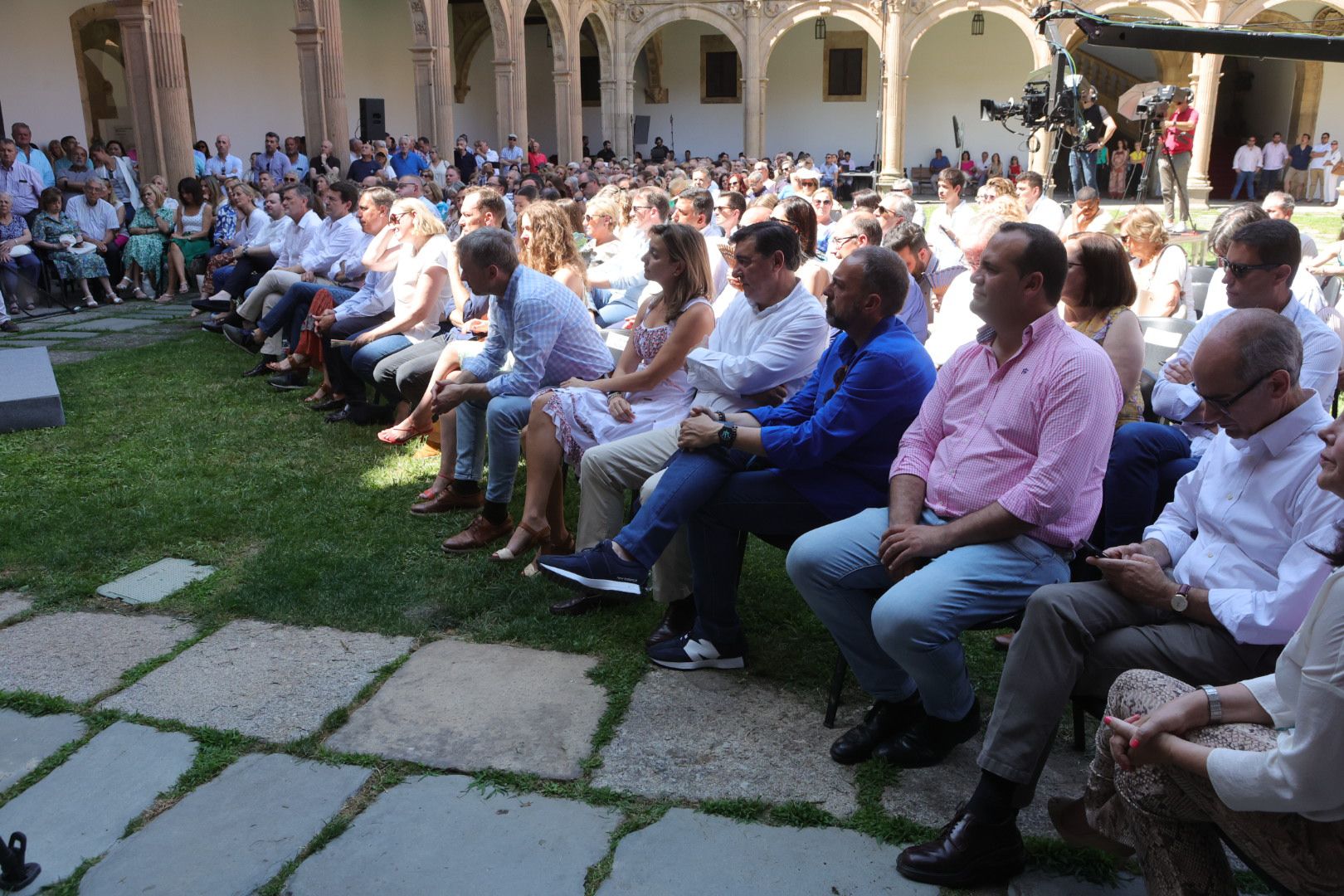Feijóo visita Salamanca antes de la campaña electoral