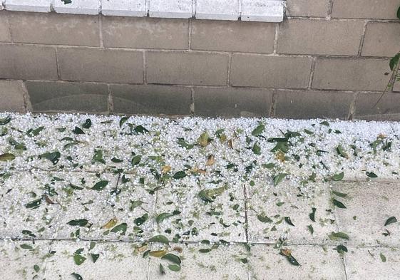 Granizo caído este domingo en Cabrerizos.