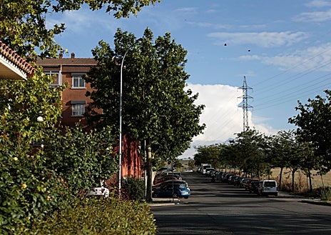 Imagen secundaria 1 - El barrio cumple 40 años arropado por colectivos e individuos que colaboran desinteresadamente en la programación del aniversario