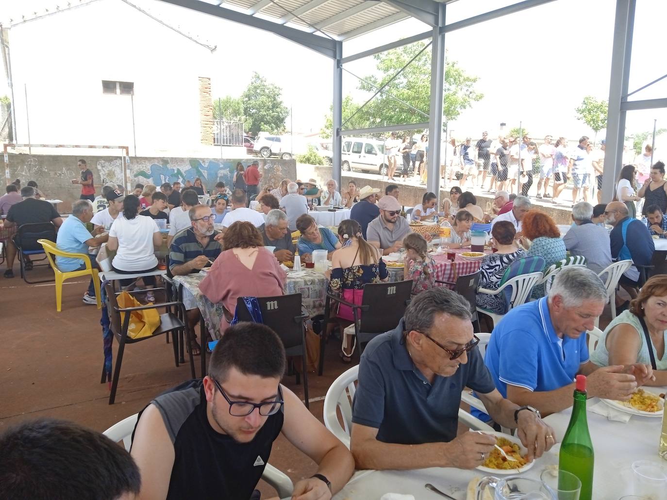 Monterrubio de la Sierra despide las fiestas con una paella