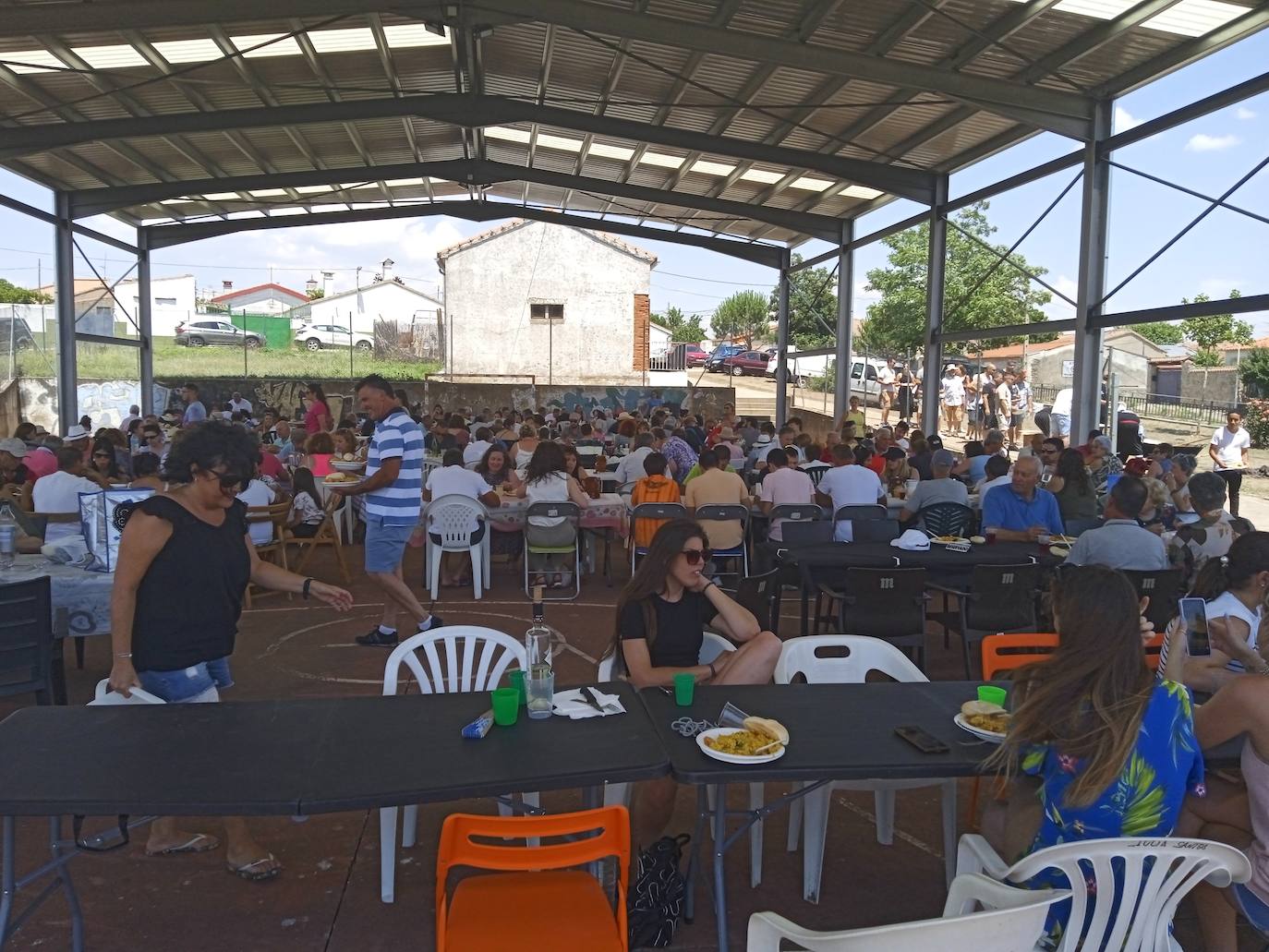 Monterrubio de la Sierra despide las fiestas con una paella