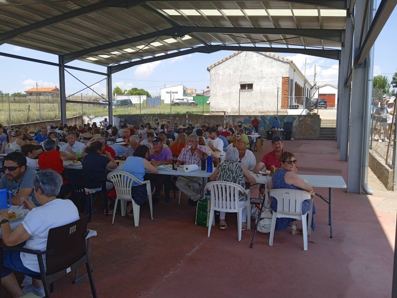 Monterrubio de la Sierra despide las fiestas con una paella
