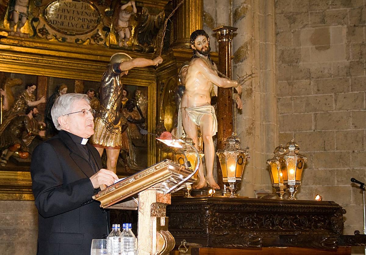 Jesús Hernández Sahagún, en uno de los momentos de su pregón de Semana Santa en Medina de Rioseco.