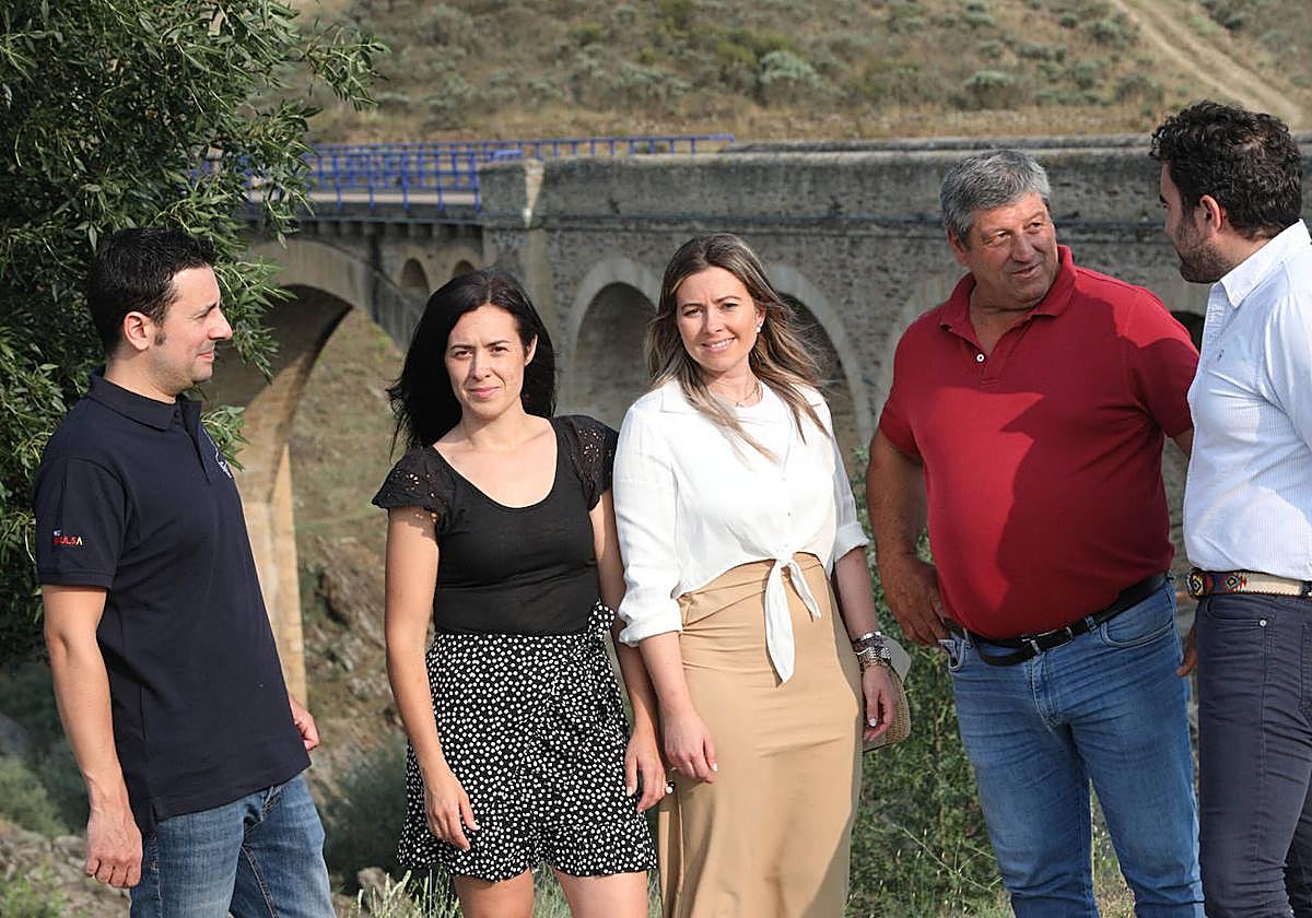 Los tres patronos que conforman esta Fundación, acompañados por Luis Ballesteros y Alejandro Fonseca.