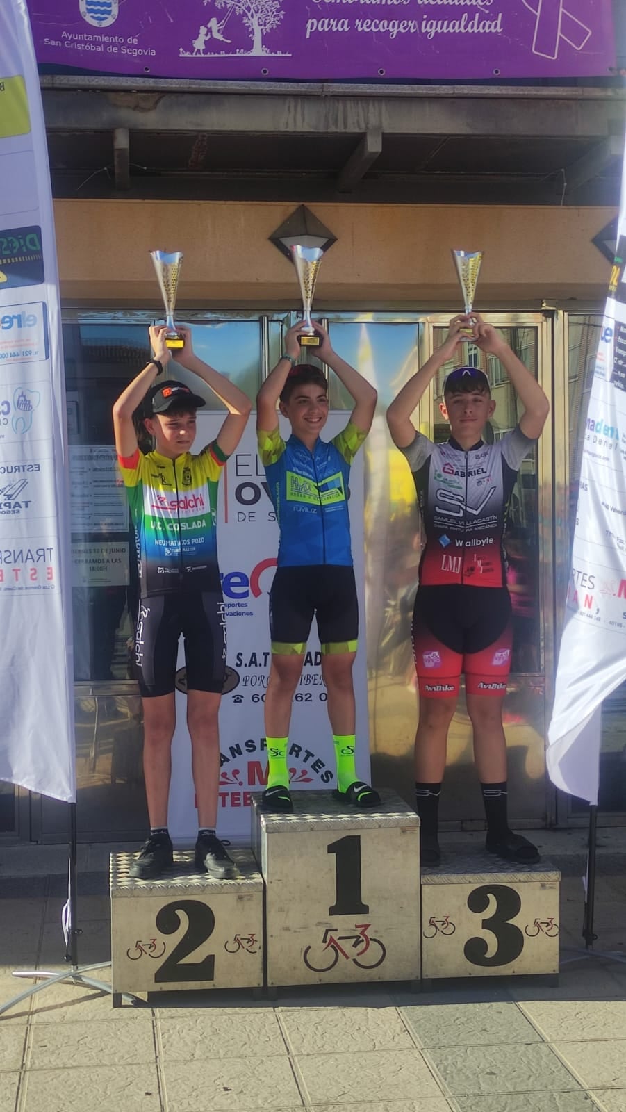 Imagen secundaria 2 - La salmantina Vega Iglesias se proclama campeona en los nacionales escolares de ciclismo