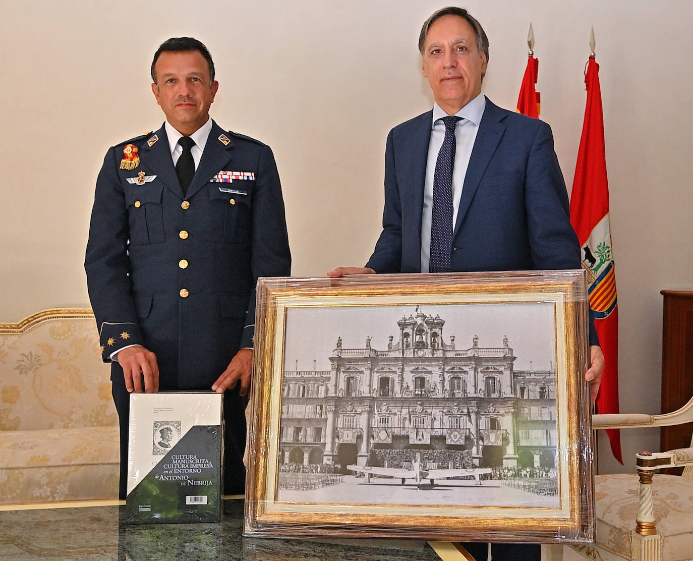 Agradecimientos al coronel José Gallo Rosales por su gran labor en el aire salmantino