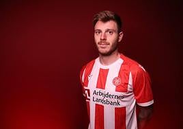 Diego Caballo, con su equipo de Dinamarca.