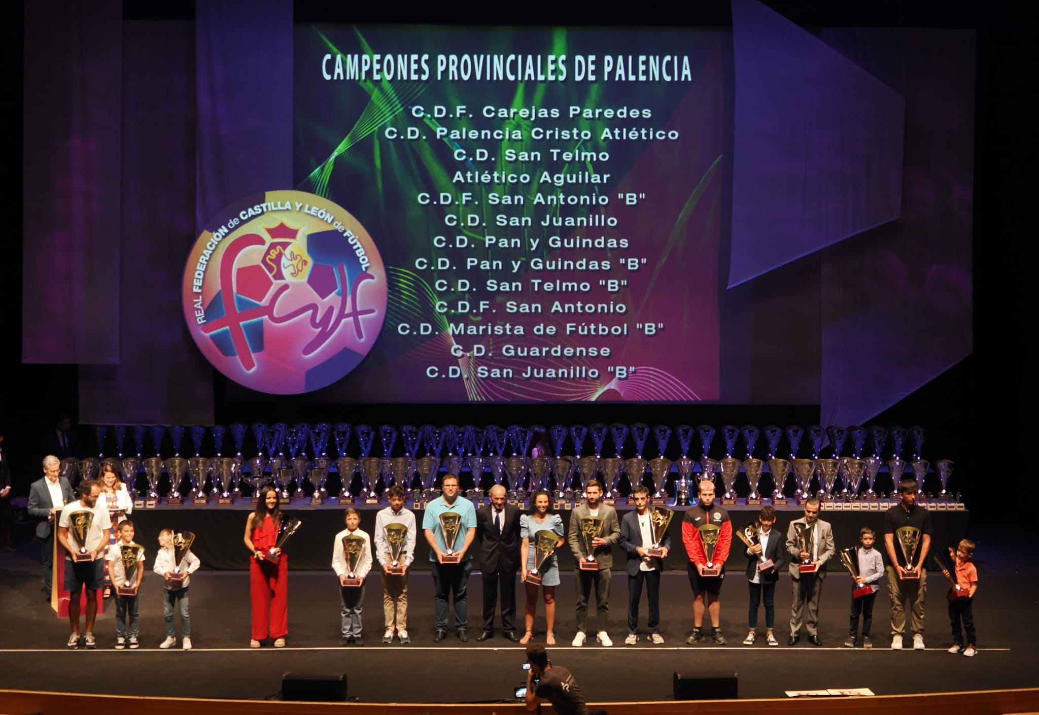 Entrega de trofeos a los Campeones RFCYLF 2022/23