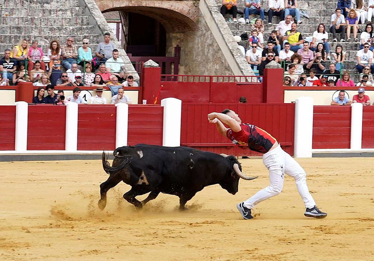 Concurso Nacional de cortes, quiebros y saltos.