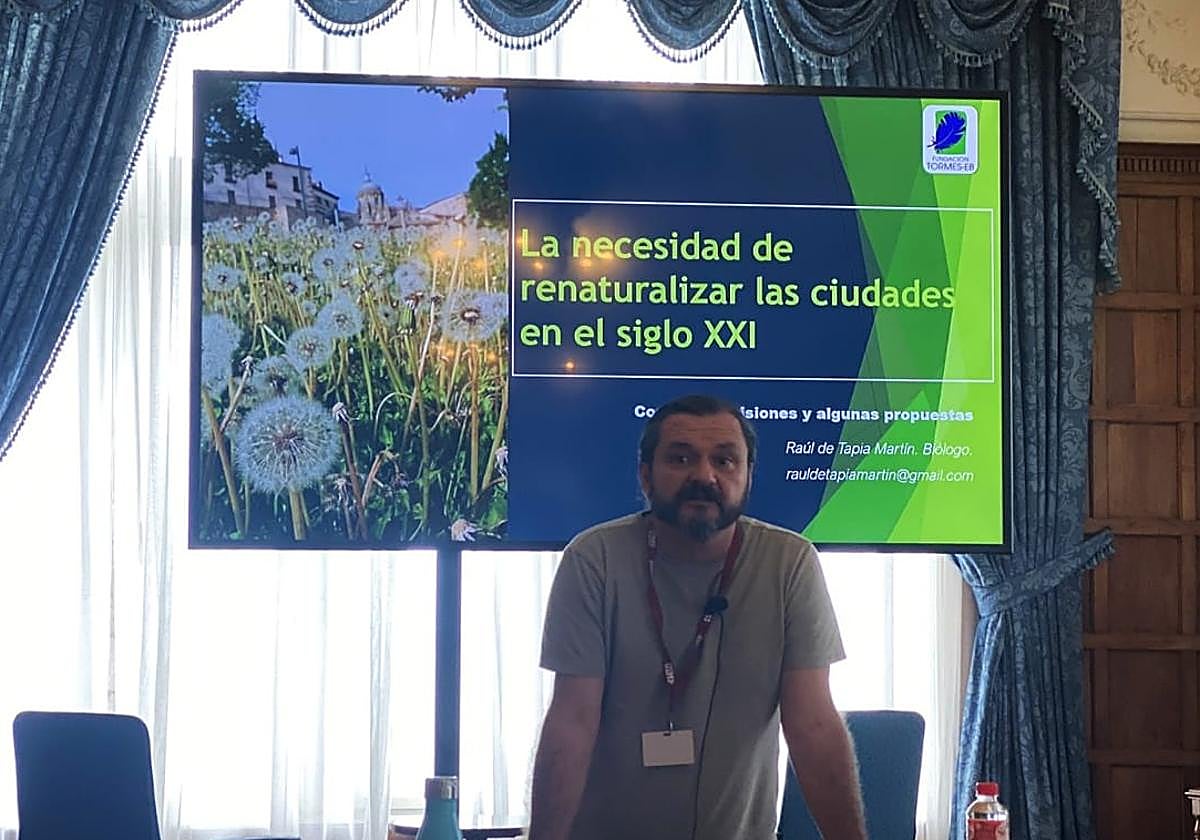 Raúl de Tapia, en la Universidad Menendez Pelayo