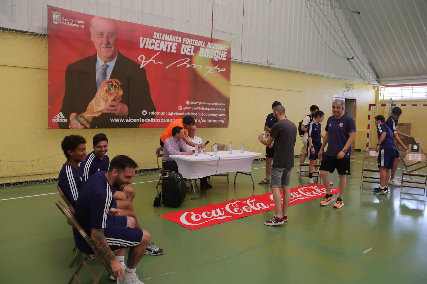 Vicente del Bosque visita su campus en Salamanca