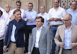 Almeida visita Salamanca y apuesta por su comunicación ferroviaria con Madrid