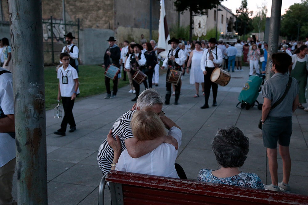 Devoción por la Virgen del Carmen junto al río