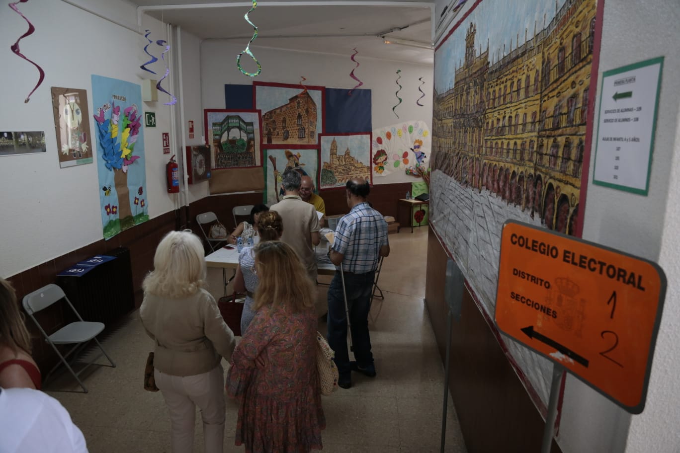 Normalidad en las primeras horas de la jornada electoral en Salamanca