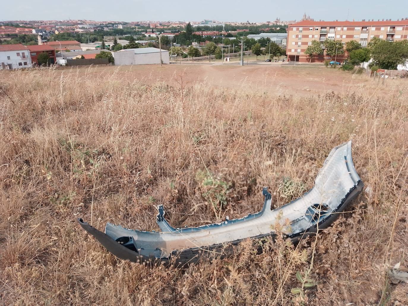 Aparece más basura en el zona de Tejares