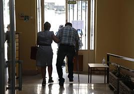 Atienden a once personas por caídas o indisposición en los colegios electorales