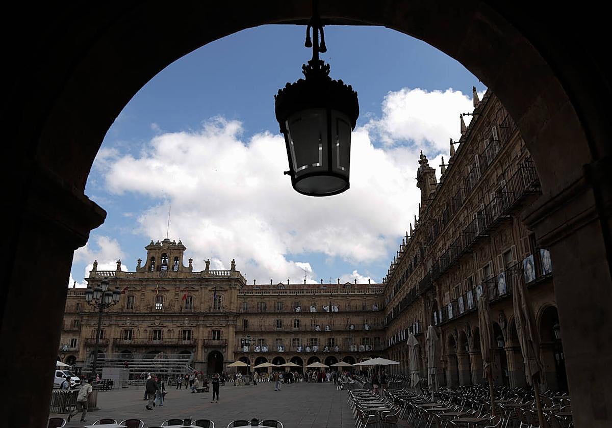 Cielo nublado en la Plaza Mayor de Salamanca.