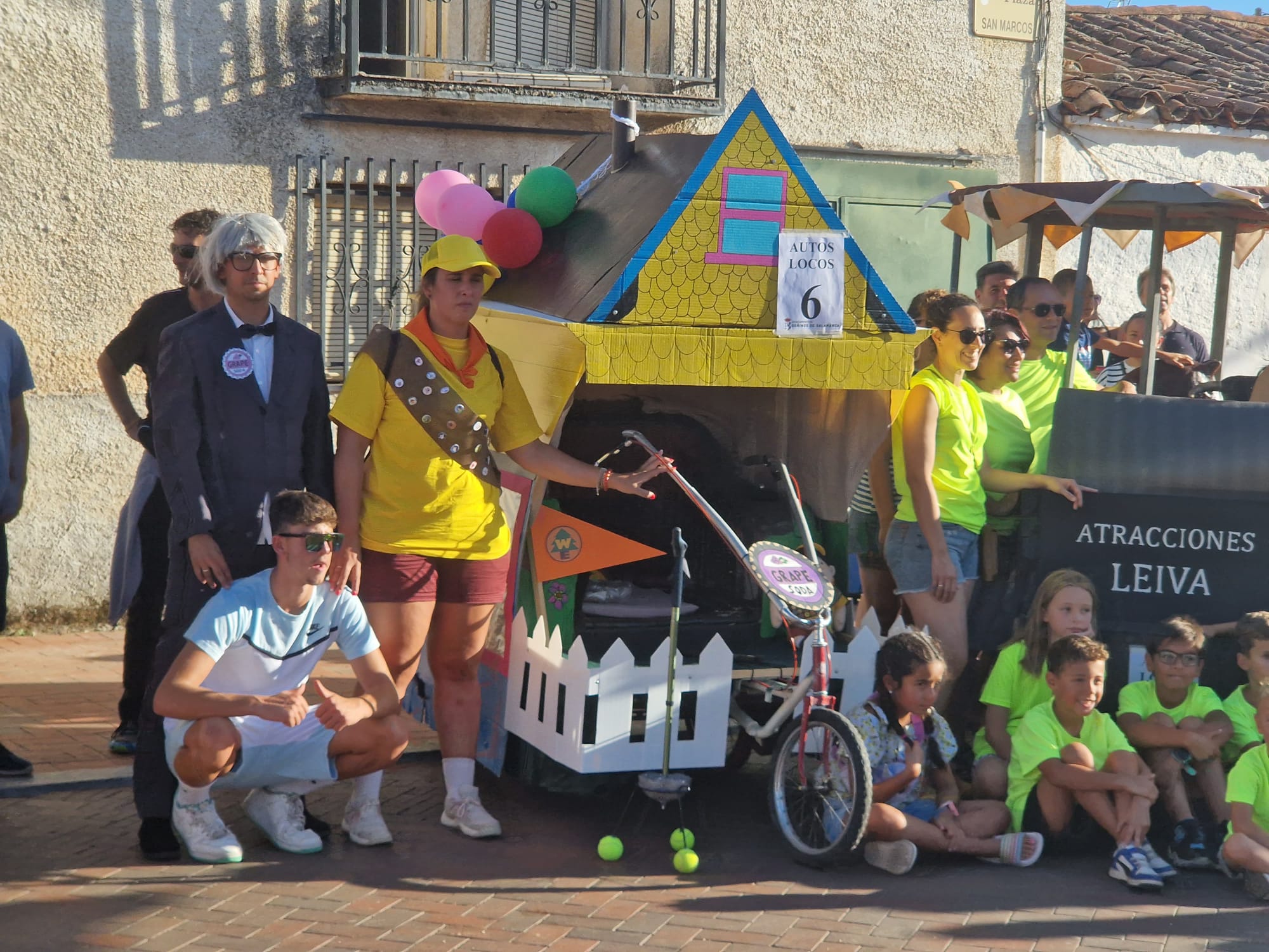 Doñinos de Salamanca llena las calles de color en honor a Santo Domingo de Guzman