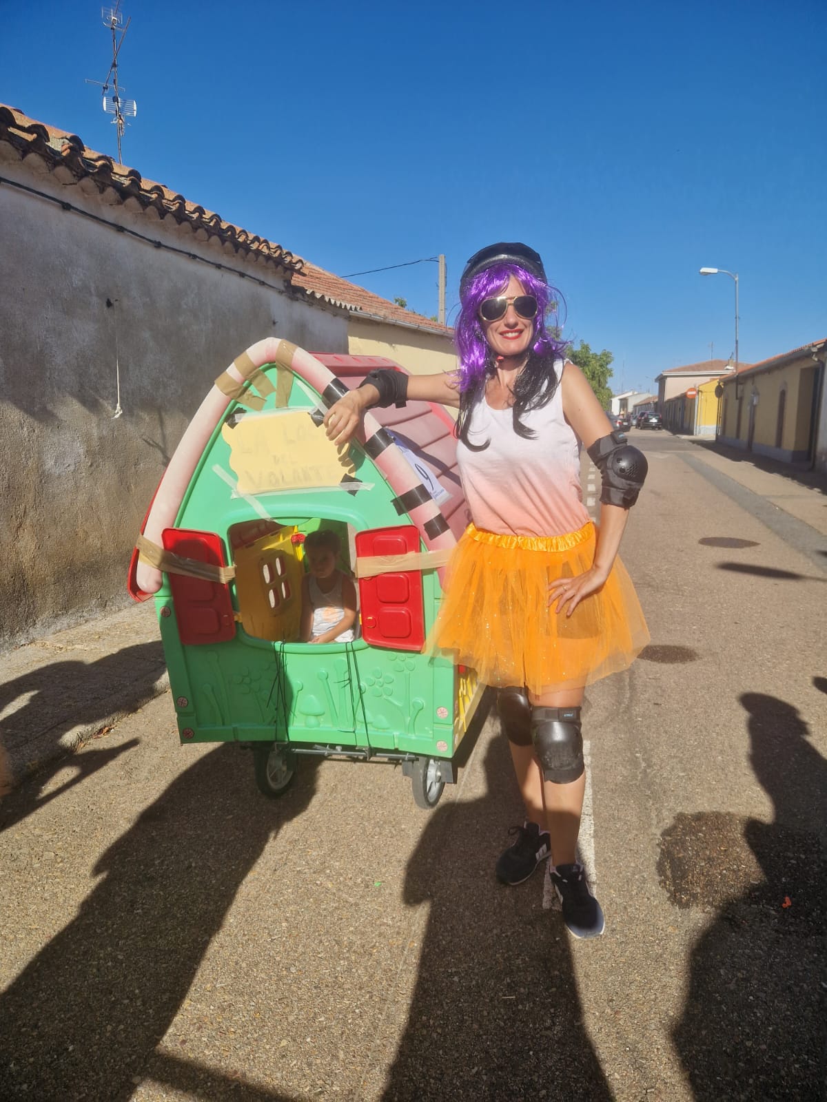 Doñinos de Salamanca llena las calles de color en honor a Santo Domingo de Guzman