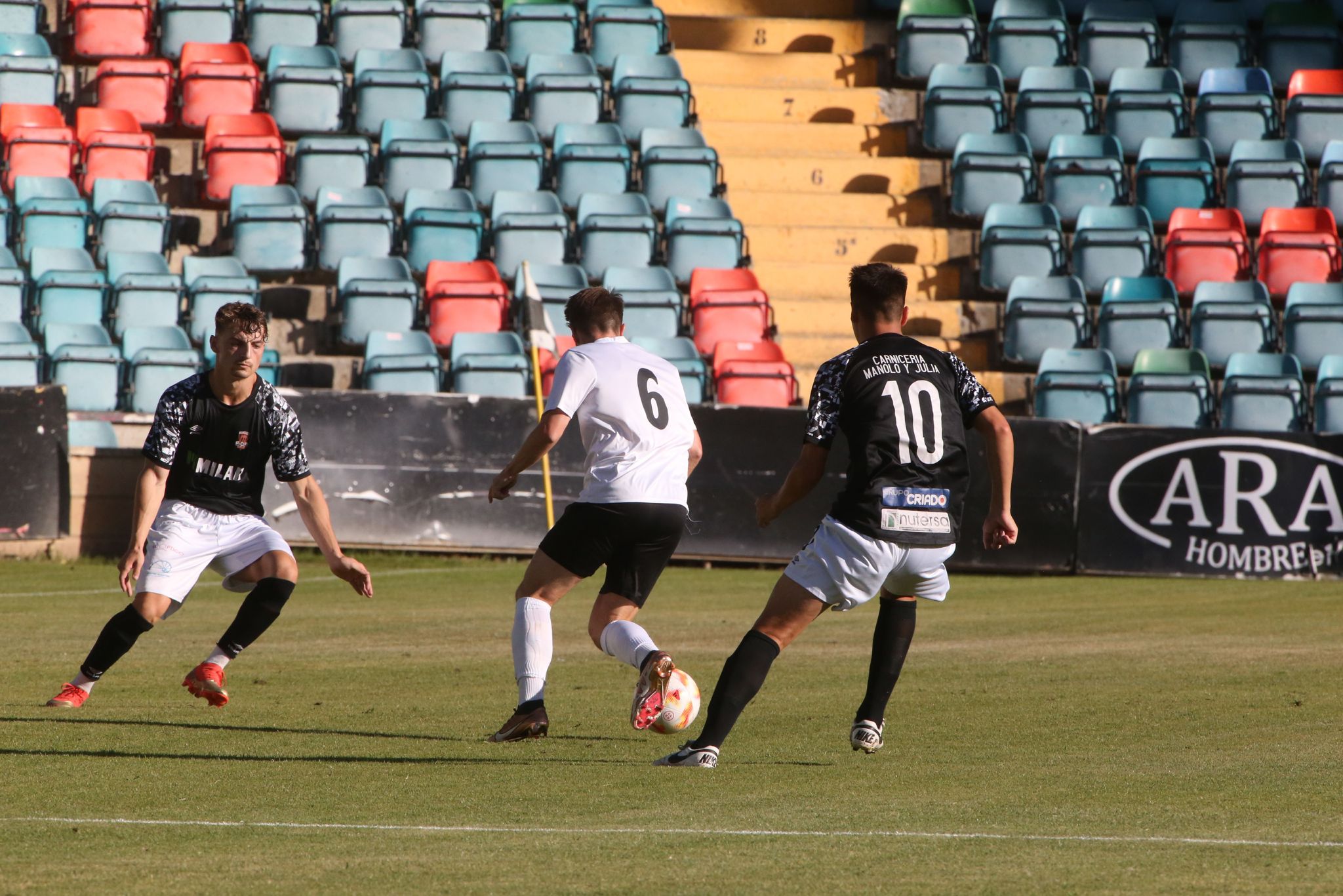 El Helmántico acoge una goleada del Salamanca frente al Ciudad Rodrigo (7-0)