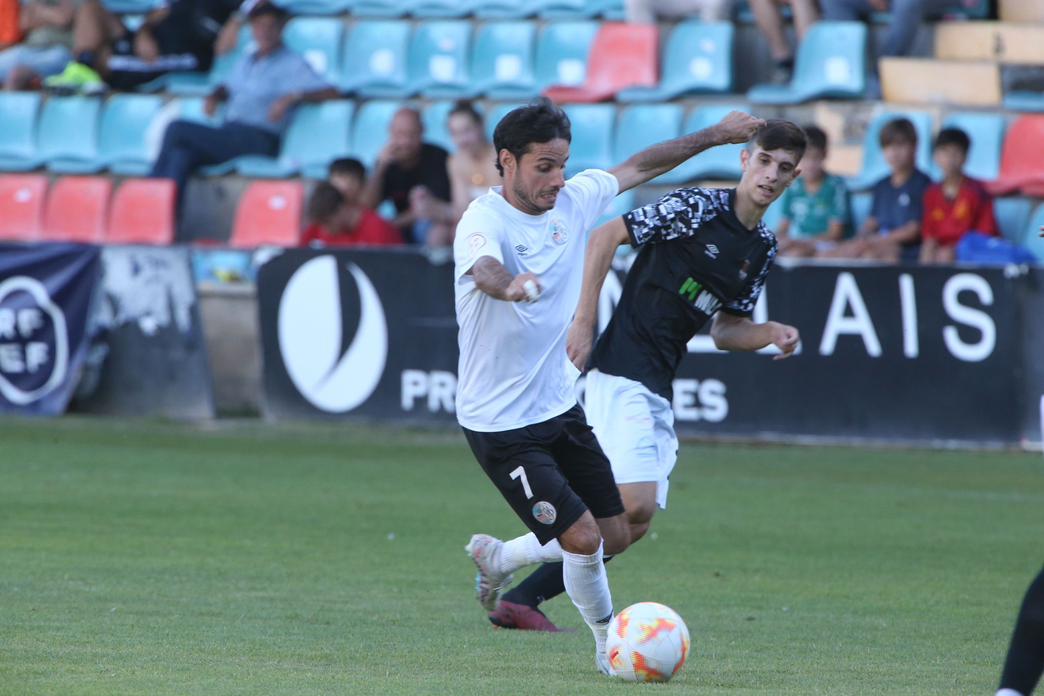 El Helmántico acoge una goleada del Salamanca frente al Ciudad Rodrigo (7-0)