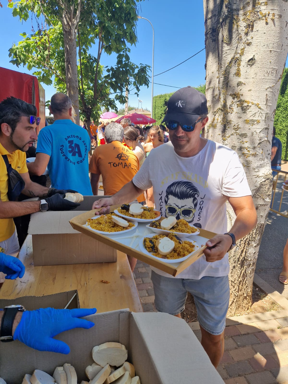Carretones, paella y una gymkana protagonizan el domingo de fiestas en Doñinos