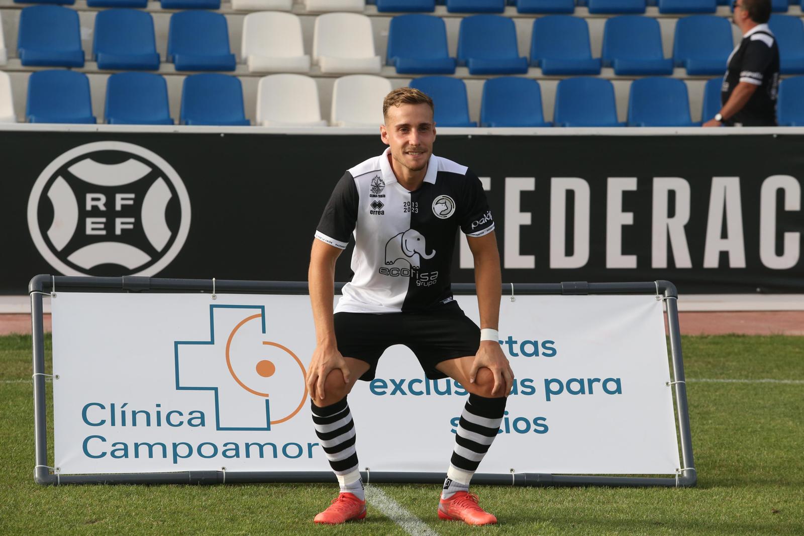Unionistas vence en el Memorial UDS y presenta a la plantilla ante su afición