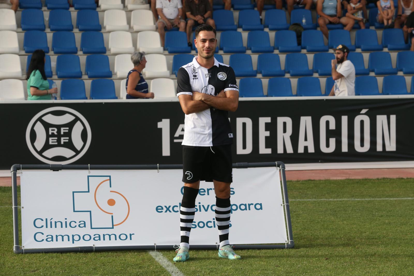 Unionistas vence en el Memorial UDS y presenta a la plantilla ante su afición